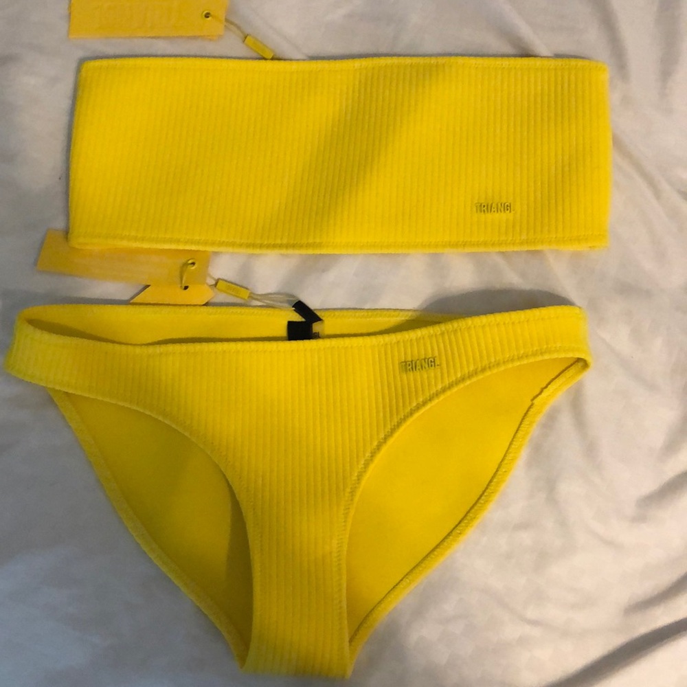Yellow triangle suit